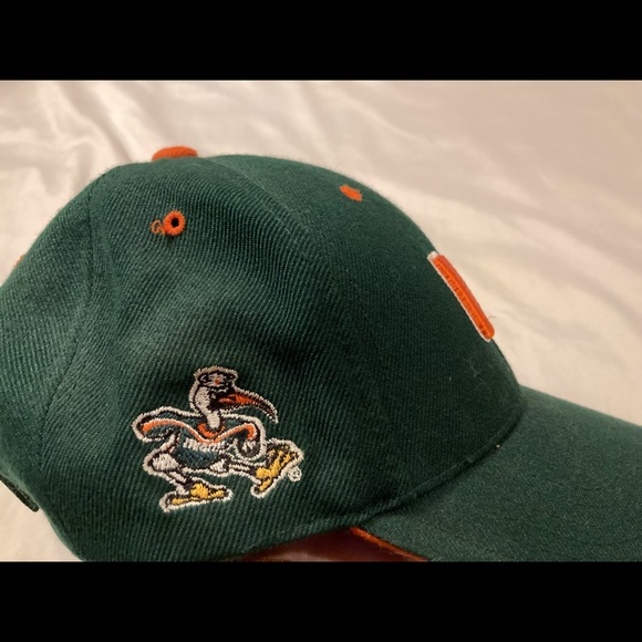 YOUTH Velcro Miami Hurricanes Cap - Picture 4 of 7